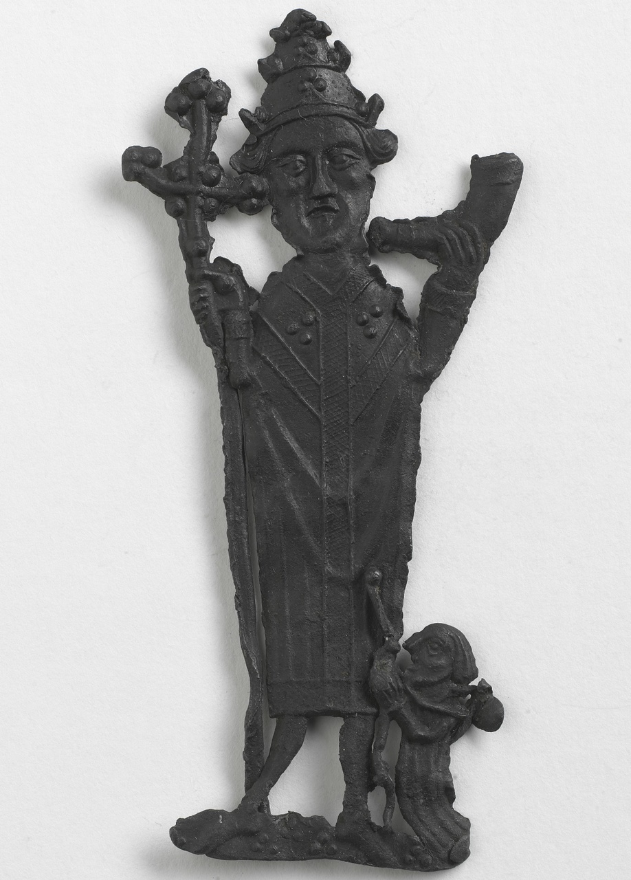 Pelgrimsinsigne voorstellende Cornelius van Ninove, 1400-1550, vindplaats Nieuwlande