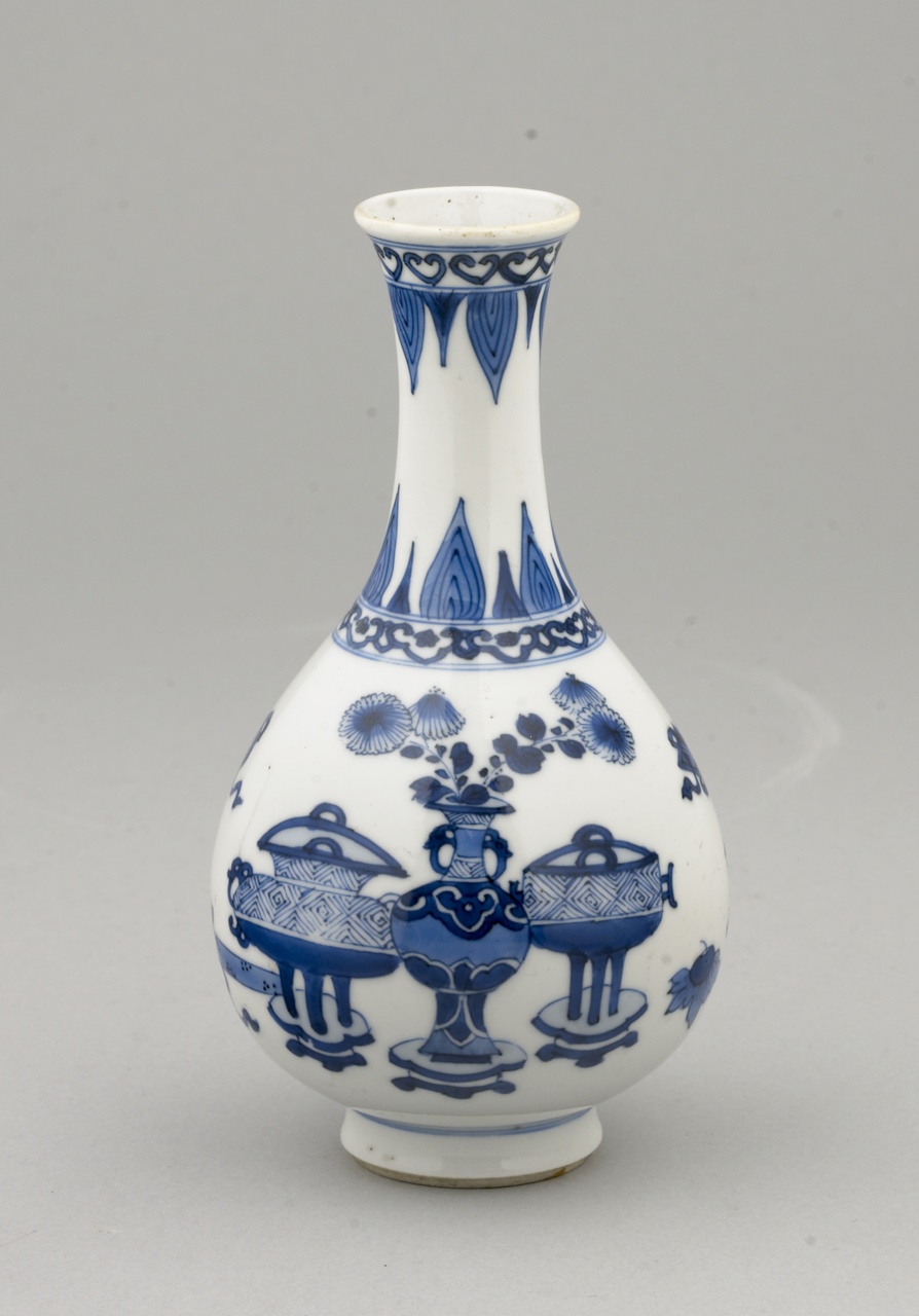 Vaas met Honderd Antiquiteiten in onderglazuur blauw