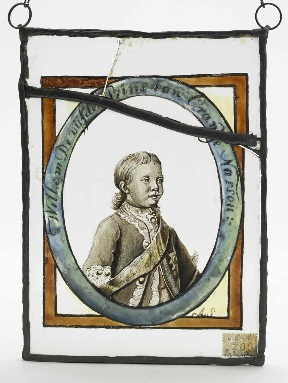 Glas in loodruitje met portretje van Willem V (halve figuur), Aart Schouman